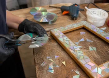 Como transformar CD e DVD em peças úteis e decorativas